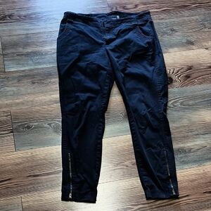 Athleta Crops Pants Size Large